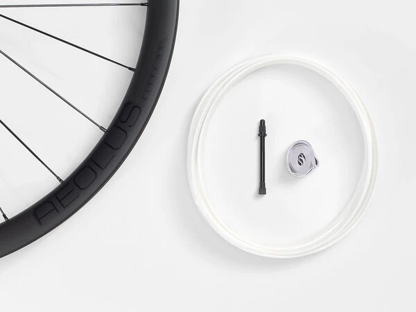 BONTRAGER Aeolus Elite 35 TLR Disc Road Rear 7 BONTRAGER Aeolus Elite 35 TLR Disc Road Rear - Image 5