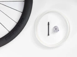 Bontrager Aeolus Elite 50 TLR Disc Road Rear 11 Bontrager Aeolus Elite 50 TLR Disc Road Rear -Bontrager bontrager aeolus elite 50 tlr disc front wheel 383432 13 2